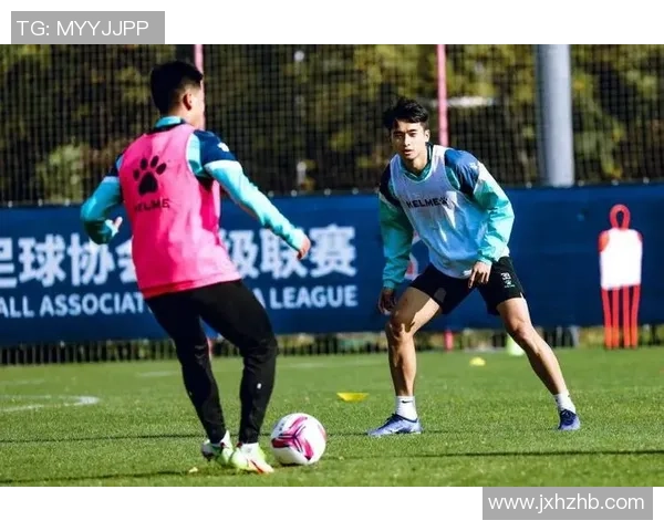 北京羽毛球队以61分稳居大师赛积分榜首位展现强劲实力